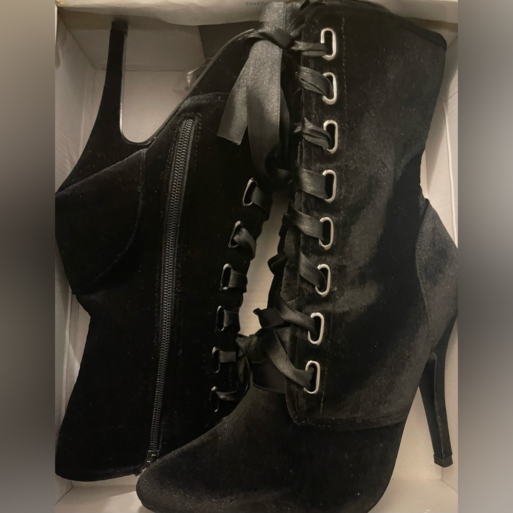 🎀MIXX Velour BOOTS. EUC